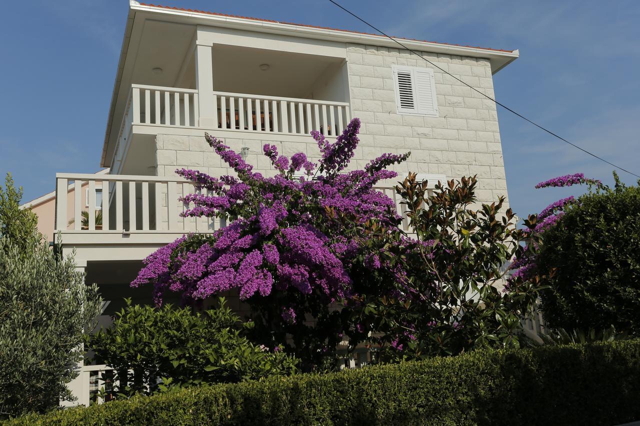 Apartments Marino Supetar Exterior photo