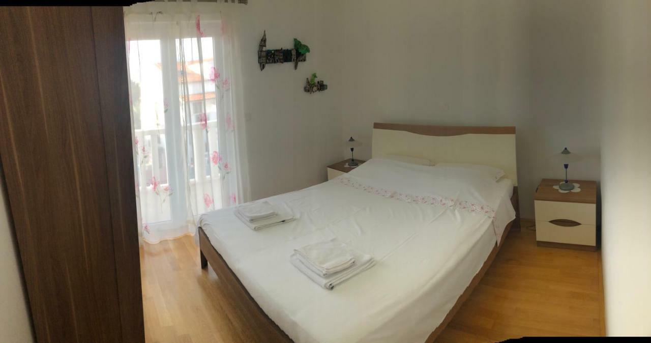 Apartments Marino Supetar Exterior photo